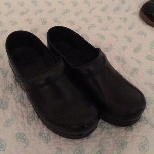 Black nursing shoes